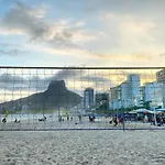 Apartamento A 3 Minutos Da Praia Av. Nsa. Sra.C 1145/908